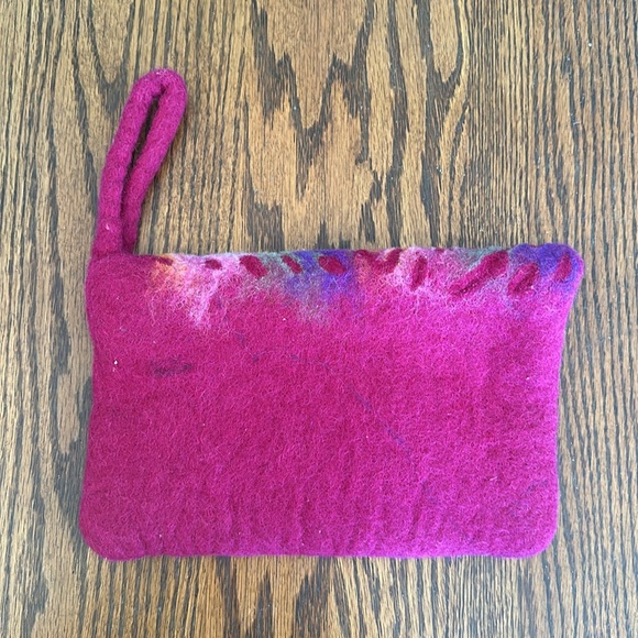 Handmade Felt Wool Clutch Purse • Leaf Motif - Picture 2 of 8